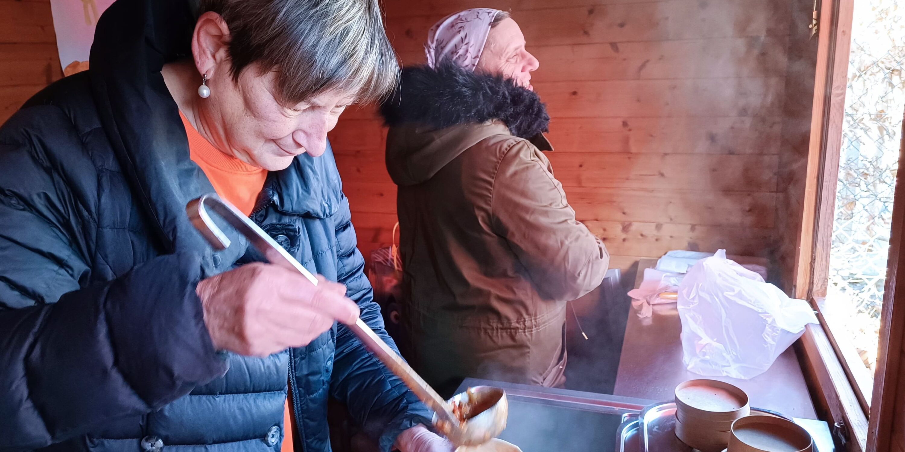 Mahlzeit LU Heinrich Pesch Haus Mahlzeitenausgabe